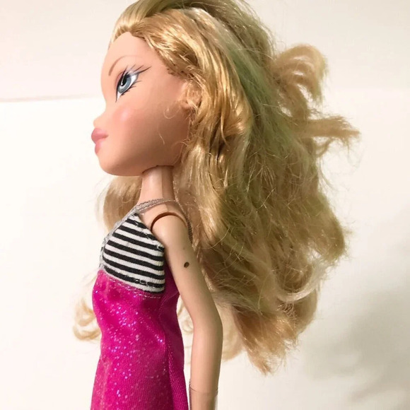 MGA  Bratz Cloe Doll Dress and Shoes TLC - Picture 12 of 16